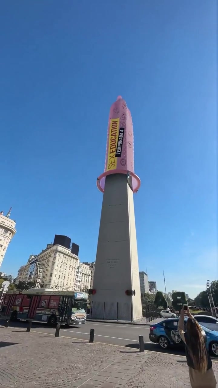 La viral presentación en el Obelisco de la cuarta temporada de Sex Education