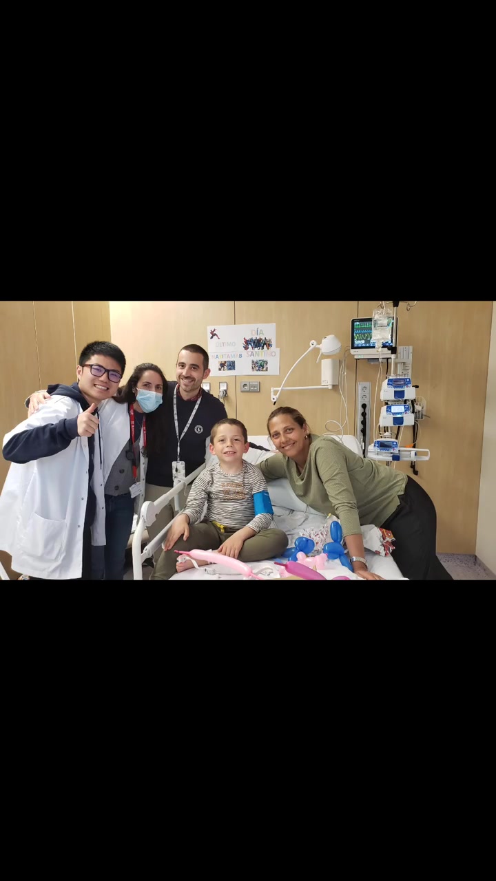 El emotivo video del niño argentino que hizo sonar la campana en un hospital de España luego de vencer al cáncer
