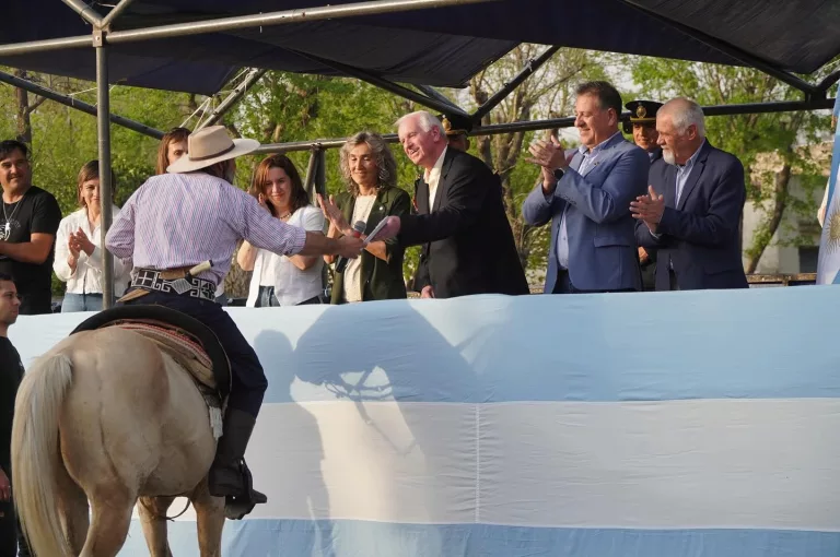 Vértiz celebró su 117° aniversario con energía renovada y un emotivo desfile popular