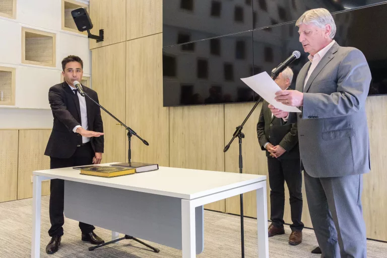 Ziliotto le tomó juramento a Alfredo Intronati como Ministro de Obras Públicas