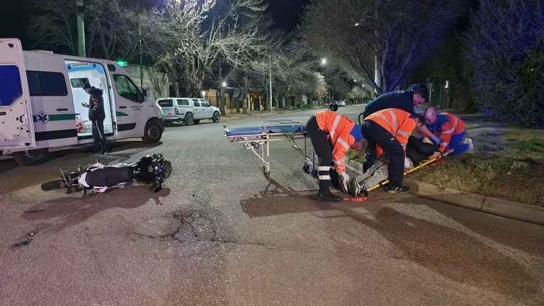 Choque de motos deja varias personas lesionadas