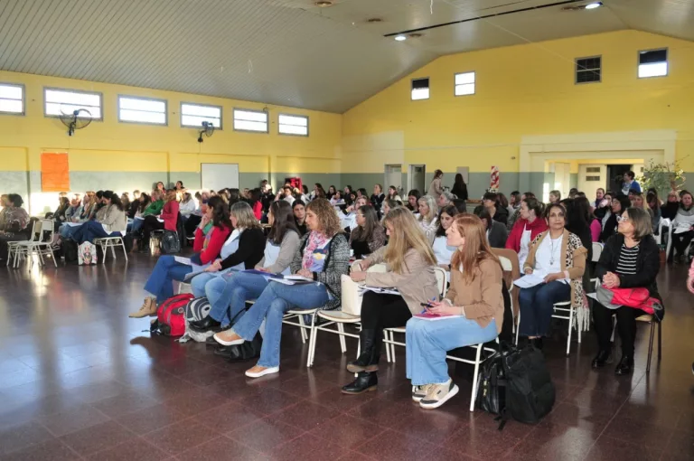 Encuentro territorial sobre alfabetización inicial reunió a educadores en General Pico para fortalecer la enseñanza en la región