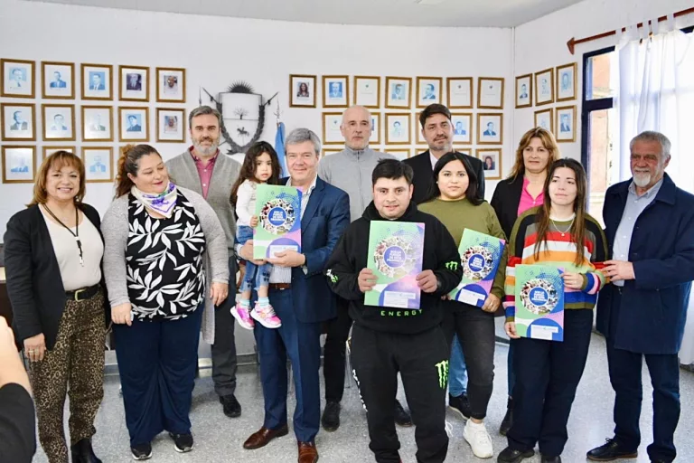 Sectores emprendedores de Parera y Trenel accedieron a créditos de Economía Social