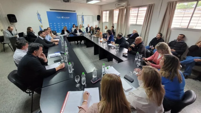 Acuerdos en la paritaria docente pampeana: incremento de puntajes y reconocimiento de formación continua