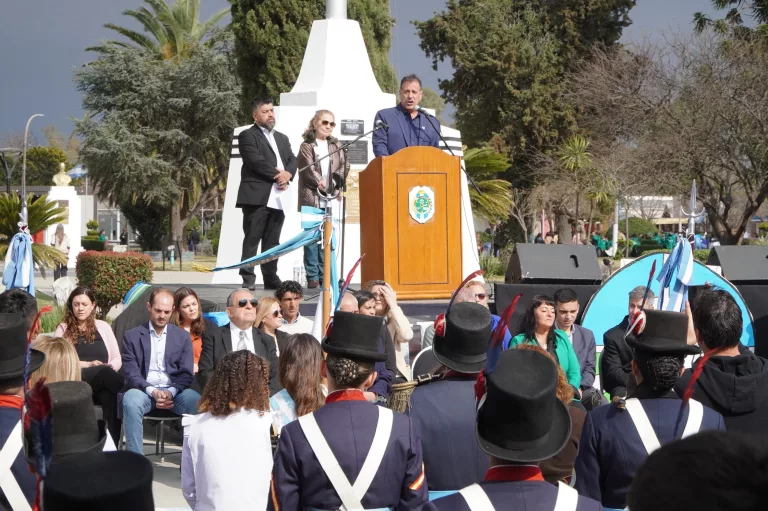 Catriló celebró su 127º Aniversario con desfile de instituciones