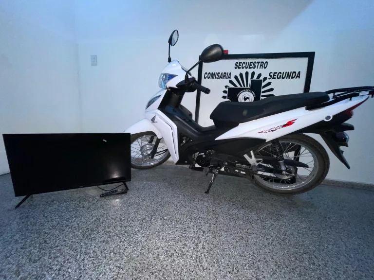 Esclarecen robos en General Pico: recuperan TV y motocicleta 0km