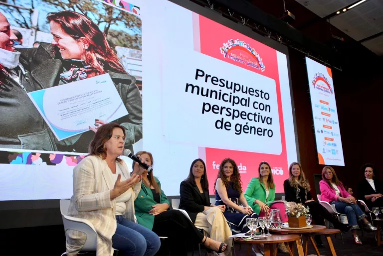 Fernanda Alonso destaca la importancia de las políticas de género en el foro “Mujeres y Política”