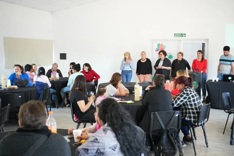 Mujeres en Acción: éxitoso tercer encuentro sobre finanzas en el barrio Rucci