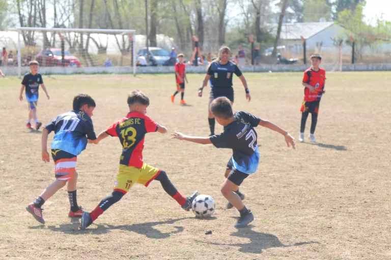 Comenzó el encuentro de fútbol infantil “Entre Barrios GP” en General Pico