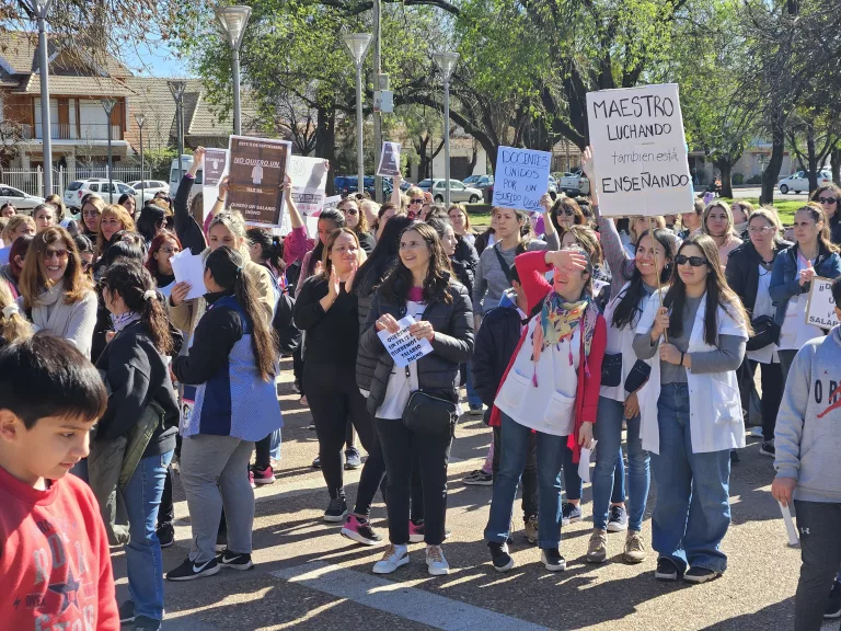 Docentes autoconvocados en General Pico reclaman por mejoras salariales y condiciones laborales