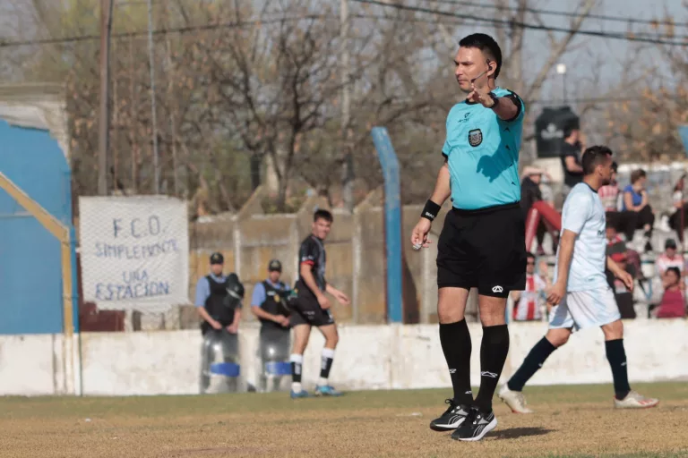 Emilio Rigal responde a los cuestionamientos del arbitraje en el actual Torneo Provincial