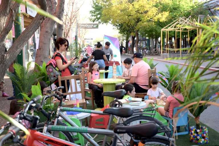 Park(ing) Day en Pico: “Nuestro objetivo es generar conciencia y promover una ciudad con tránsito seguro”, destacó Pablo Gandino