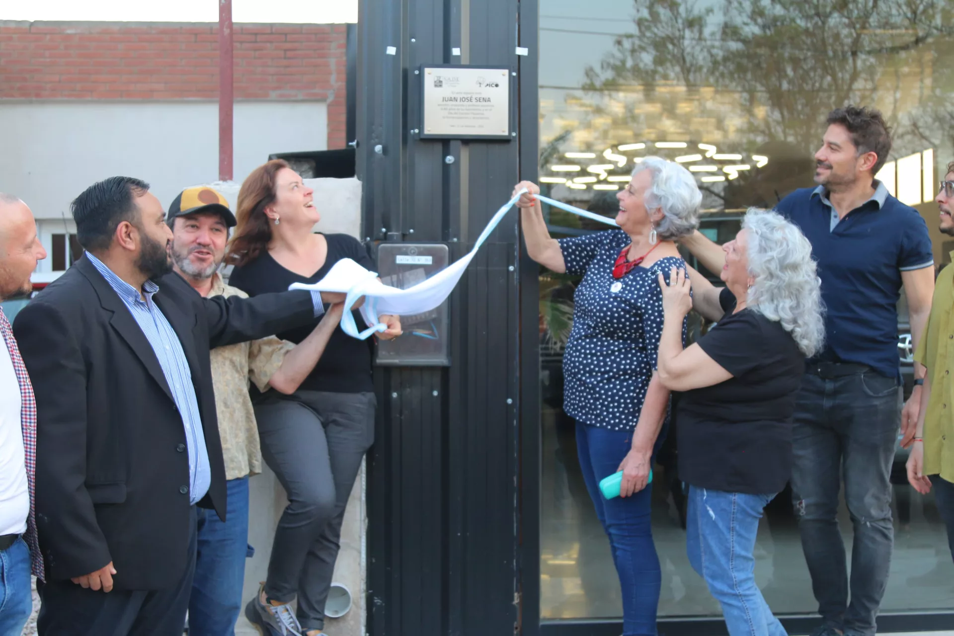 Emotivo homenaje a Juan José Sena: la Municipalidad de General Pico reconoce al pionero de la literatura pampeana