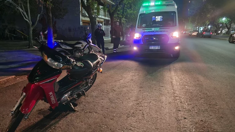 Siniestro vial en Pico: menor colisionado por una moto