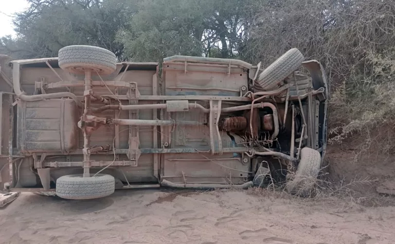 Sin heridos graves tras vuelco de Pick Up en ruta provincial N° 9