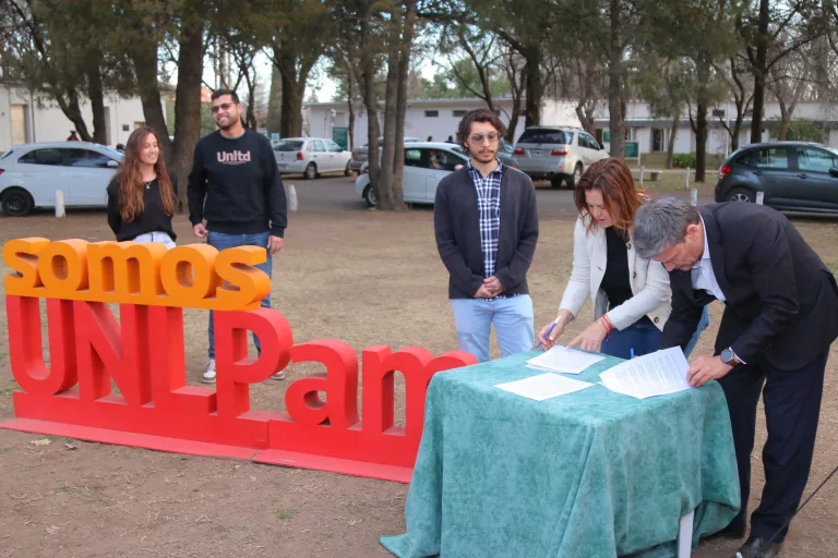 La UNLPam y la Municipalidad de General Pico lanzan el Programa Permanecer para apoyar a estudiantes y fomentar la identidad universitaria