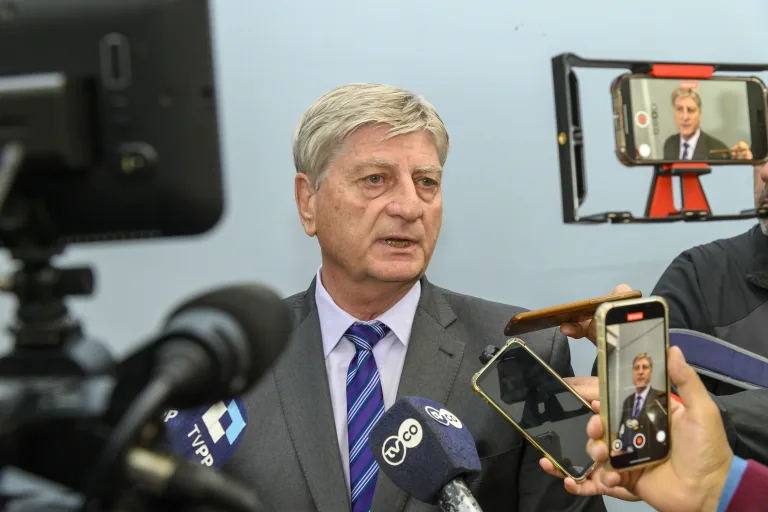 “¿Qué impuesto creamos para que cierren 7 sucursales del Correo Argentino?” se preguntó Ziliotto respondiendo a Nación