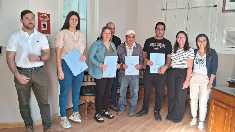 Intendente Alvear: entrega de microcréditos con fondos de Recupero Municipal