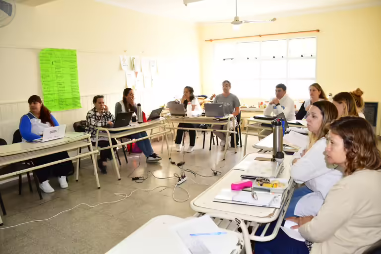 Docentes de La Pampa inician ateneo para fortalecer la enseñanza de Ciencias Sociales en nivel primario