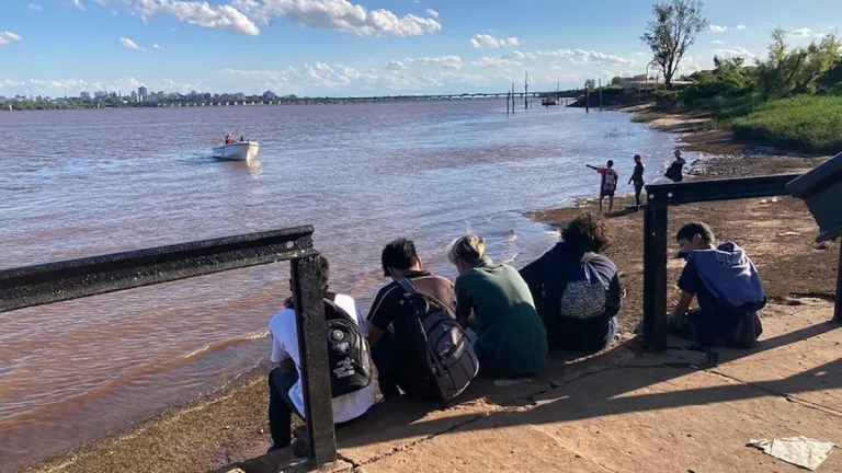 Tragedia en Corrientes: un nene de 13 años se cayó al río, su amigo de 15 intentó rescatarlo y los dos murieron ahogados