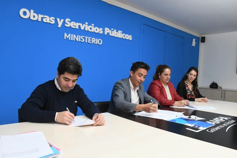 Se mejorará la provisión de agua potable en Catriló y Parera y realizarán obra de escurrimiento pluvial en Castex