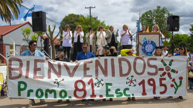 Educación acompañó la celebración del Centenario de la Escuela N° 195