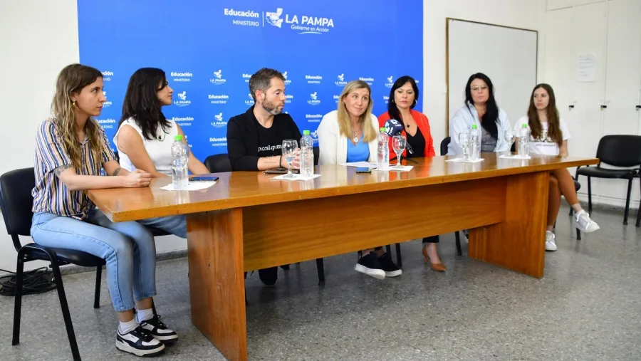 El Ministerio de Educación de La Pampa lanza expo itinerante sobre Políticas del Cuidado y Educación Sexual Integral