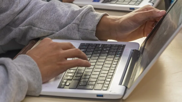 Inscripciones docentes 2025: publican listados definitivos