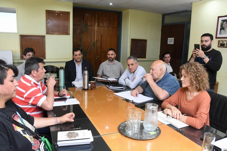 Los gremios estatales aceptan oferta salarial del Gobierno provincial, pero mantienen reclamos