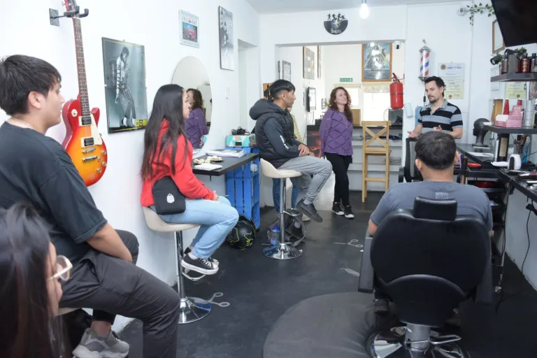 El municipio a través del Centro Municipal de Formación Laboral dio comienzo al curso de barbería inicial para jóvenes 