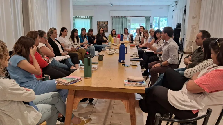 Guía de Intervención en primera infancia en Intendente Alvear: jornada de trabajo conjunto en el CDI Nubecitas
