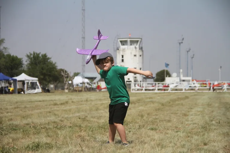El Aeroclub de General Pico abre las puertas a su gran Festival Aéreo con vuelos bautismo, acrobacias y paracaidismo
