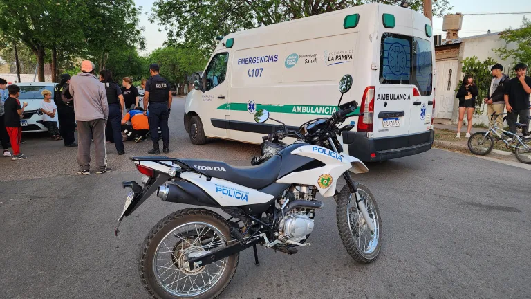 Niño de 5 años atropellado por una moto en calle 109 y 2 cuando habría cruzado para buscar una pelota