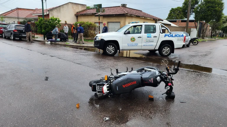 Grave accidente de tránsito en calle 10 y 31: un joven hospitalizado con traumatismo de cráneo