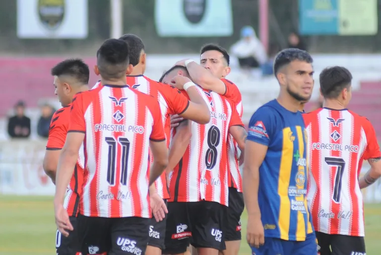 Costa Brava se afianza como puntero tras vencer a Atlético Santa Rosa en el Regional Amateur