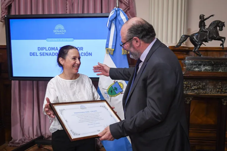 El Senado de la Nación distinguió al Colegio Santa Inés de General Pico y a la profesora, Gisel Crespo, por su innovador proyecto de inclusión