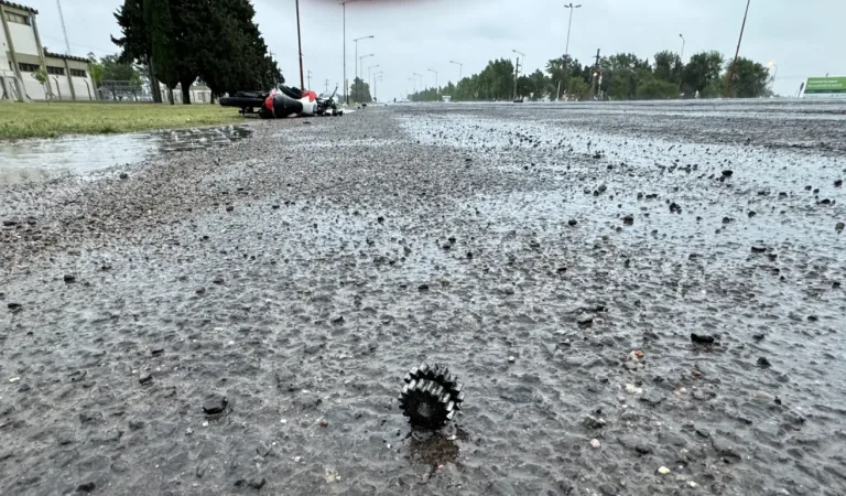 Grave accidente en la Ruta Nacional 188: un motociclista en estado crítico