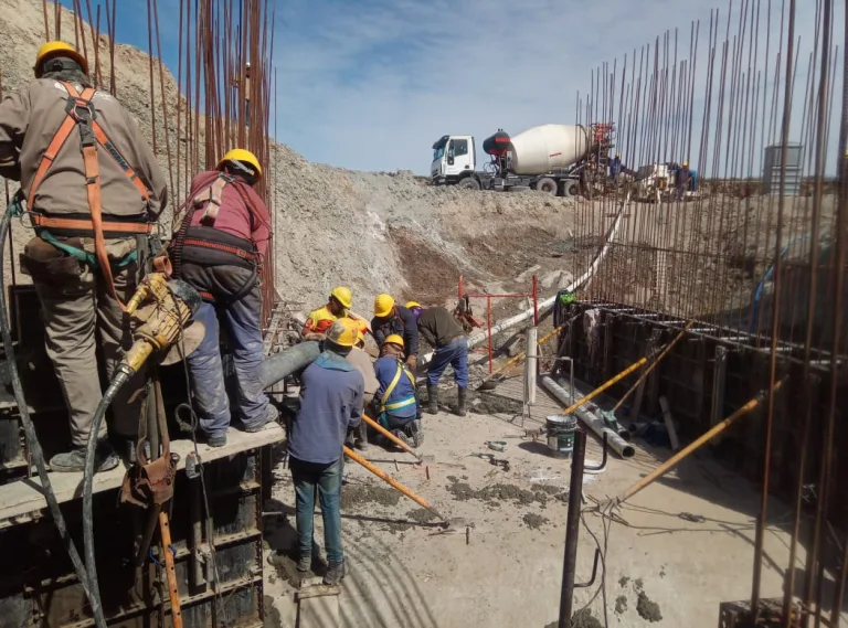 Avanza obra hídrica en Villa Casa de Piedra para irrigar 1.000 hectáreas productivas