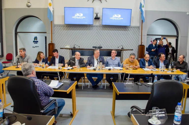 “Todos los pacientes oncológicos son atendidos exclusivamente con recursos provinciales debido a la ausencia de provisiones por parte de programas nacionales” afirmó Kohan en Diputados