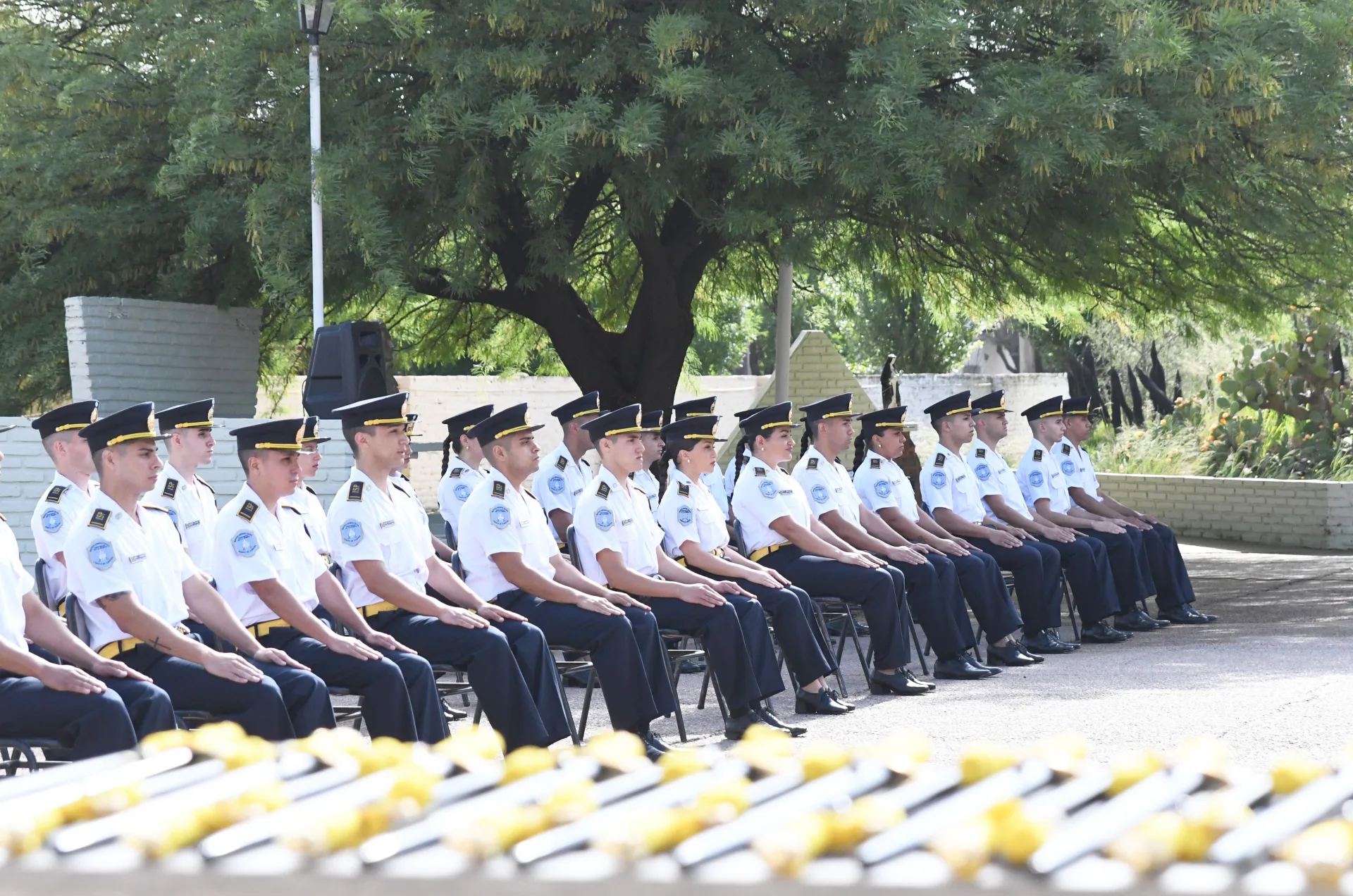 Cadetes del ISP reciben sus Sables Couteaux: símbolo de honor y compromiso con La Pampa