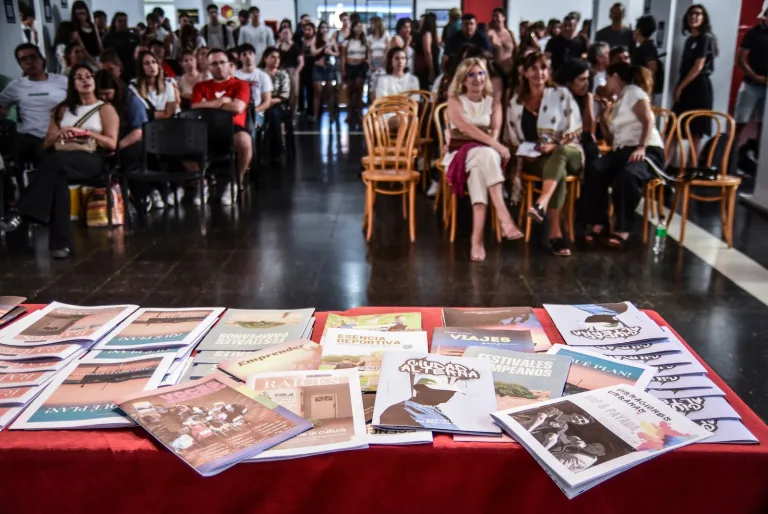 UNLPam: estudiantes de Comunicación presentaron revistas con un mensaje en defensa a la universidad pública