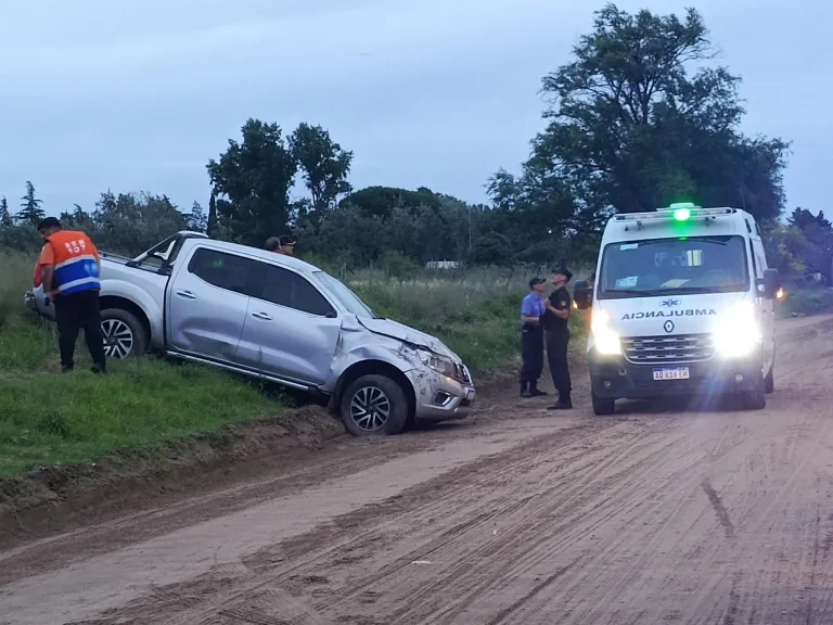 Vuelco en la calle 300: no hubo lesionados de gravedad