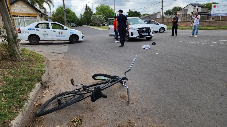 Dos siniestros viales en pocos minutos: una mujer y un menor hospitalizados