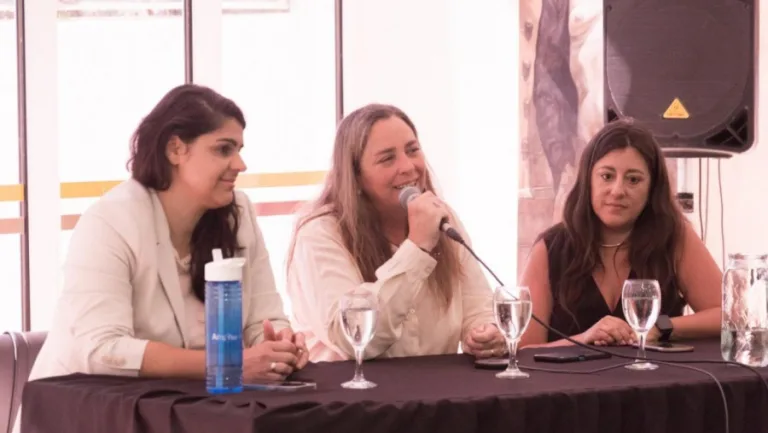 La Pampa refuerza su compromiso contra la violencia digital en el Día de la Eliminación de la Violencia hacia las Mujeres
