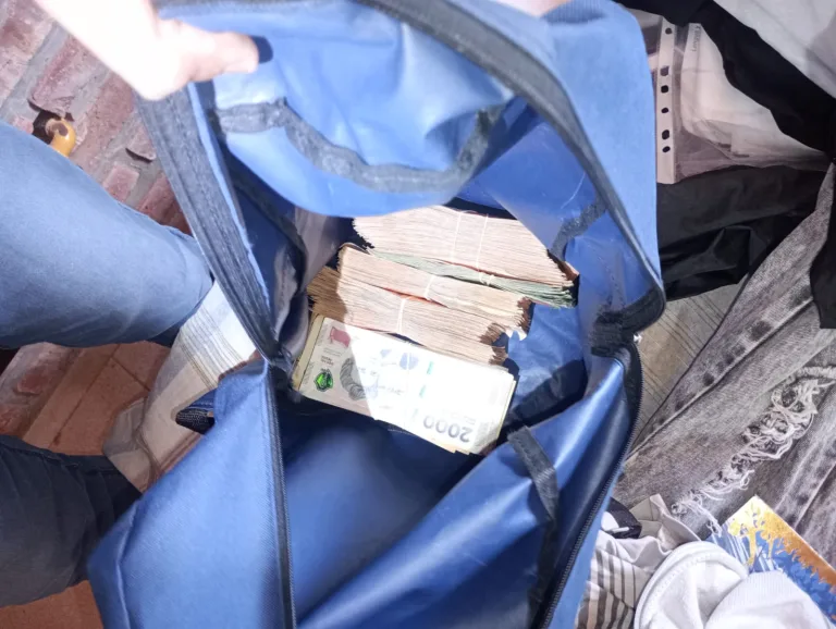 Robo millonario en un kiosco con Rapi-Pago: detienen a una pareja y recuperan parte del botín
