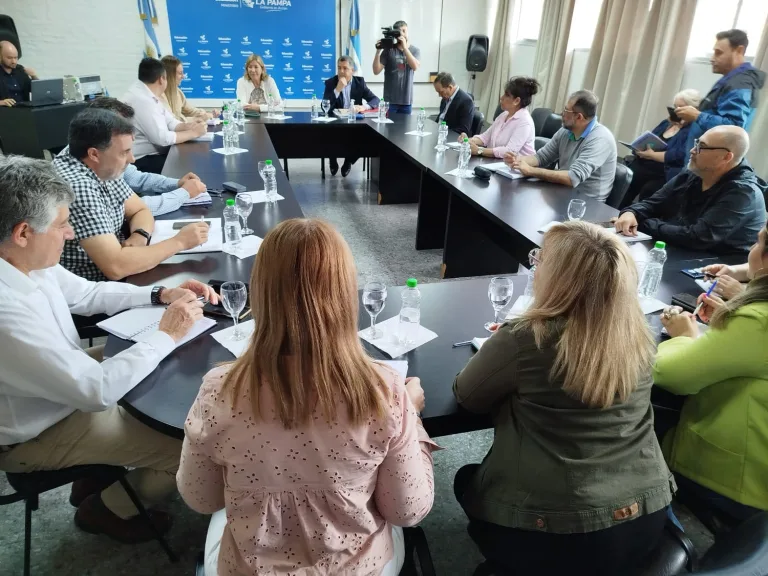 Paritarias: UTELPA considera insuficiente el bono ofrecido por el gobierno