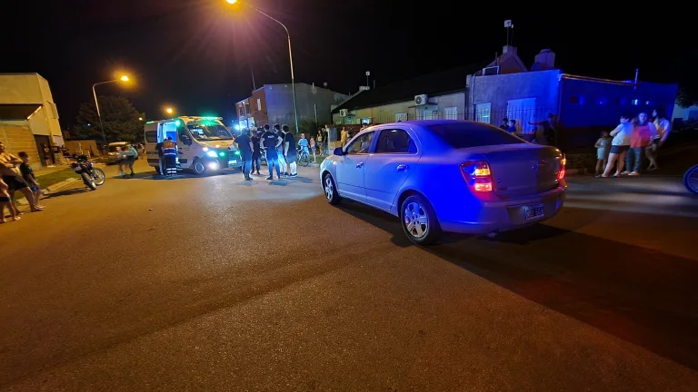 Un auto colisionó con un menor en bicicleta en Barrio Federal
