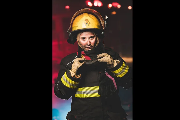 “Mujeres que Inspiran”: Fotografía de la bombera pampeana Alina Luján Tosco, ganadora de la 4° edición de concurso nacional