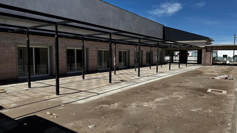 Intronati destacó el avance de obras públicas en Santa Isabel durante su visita a la localidad: “cada obra de la provincia tiene una razón social”