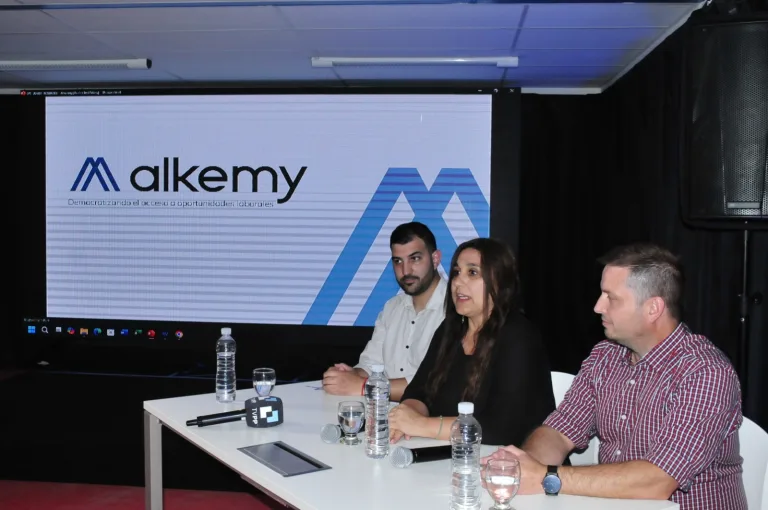 Impulsan su ecosistema tecnológico: lanzan el Programa de Aceleración de Talentos Tech en la Expo Conecta Futuro